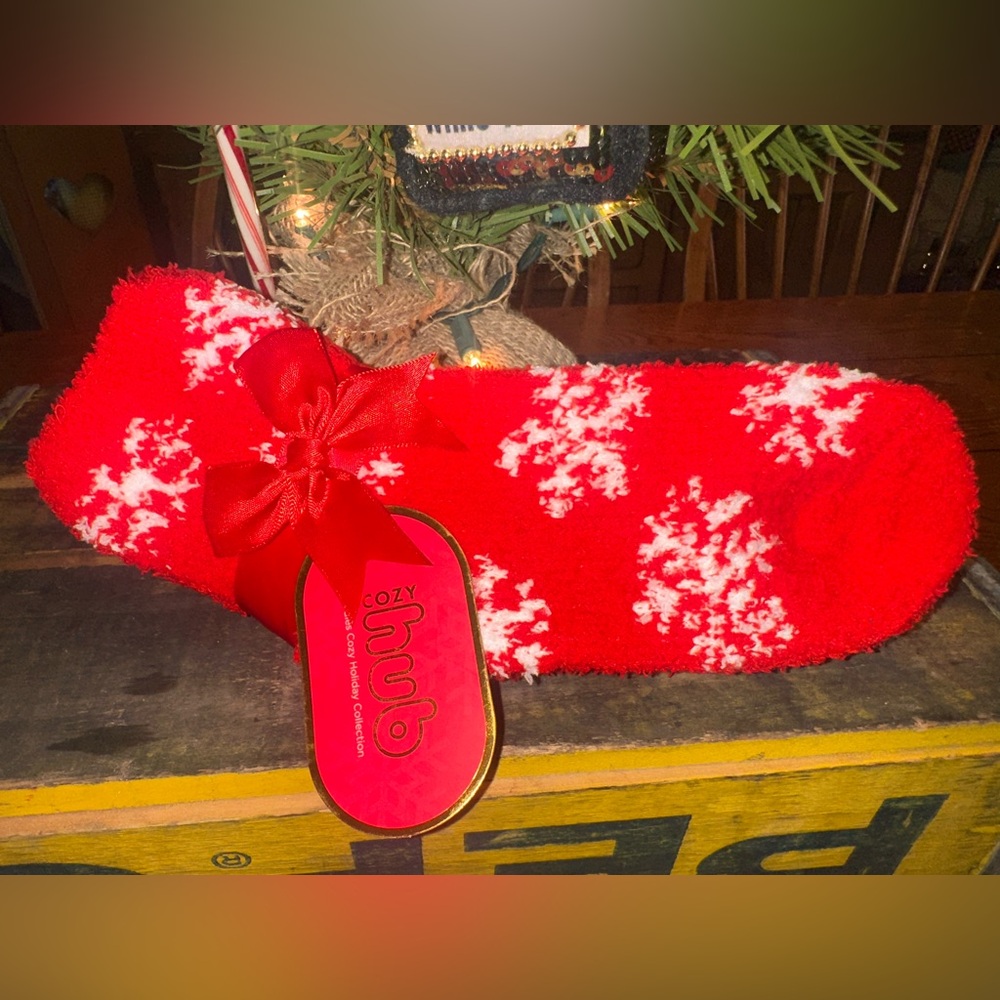 COZY HUB COLLECTION SNOWFLAKE FUZZY ANKLE SOCKS 3 PACK  ~ WOMEN'S 9-11 ~ NEW